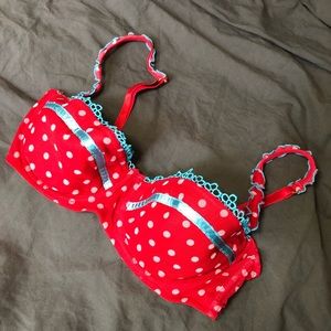 Vintage red polka dot balconette bra 🍒